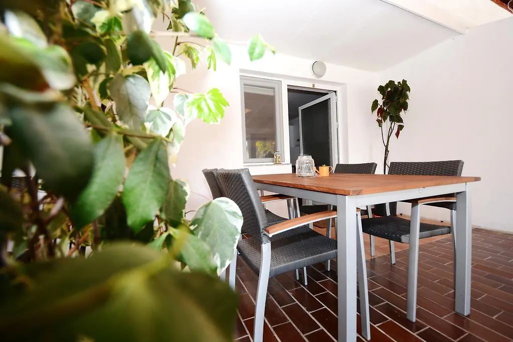 Apartments Katarina Veli Rat
