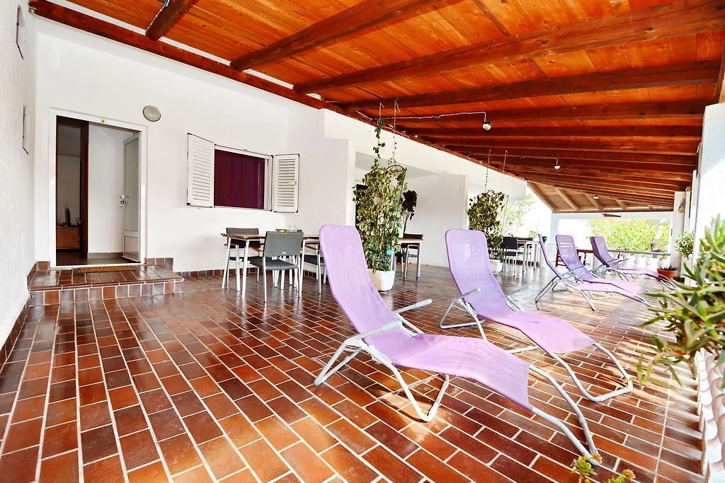 Apartments Katarina Veli Rat 0*,