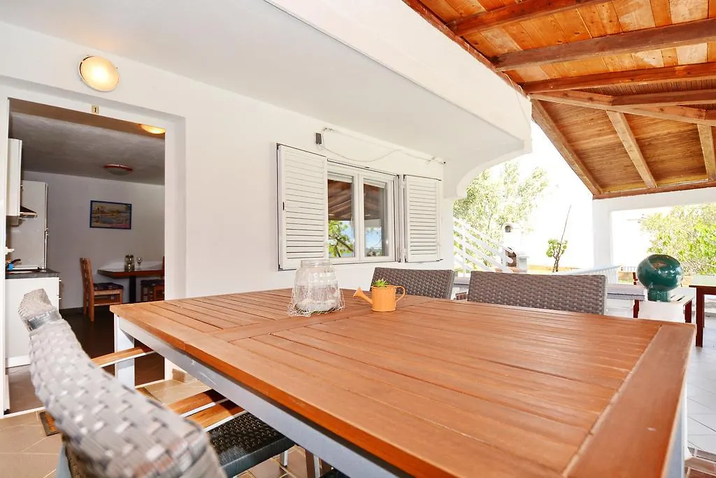 Apartments Katarina Veli Rat