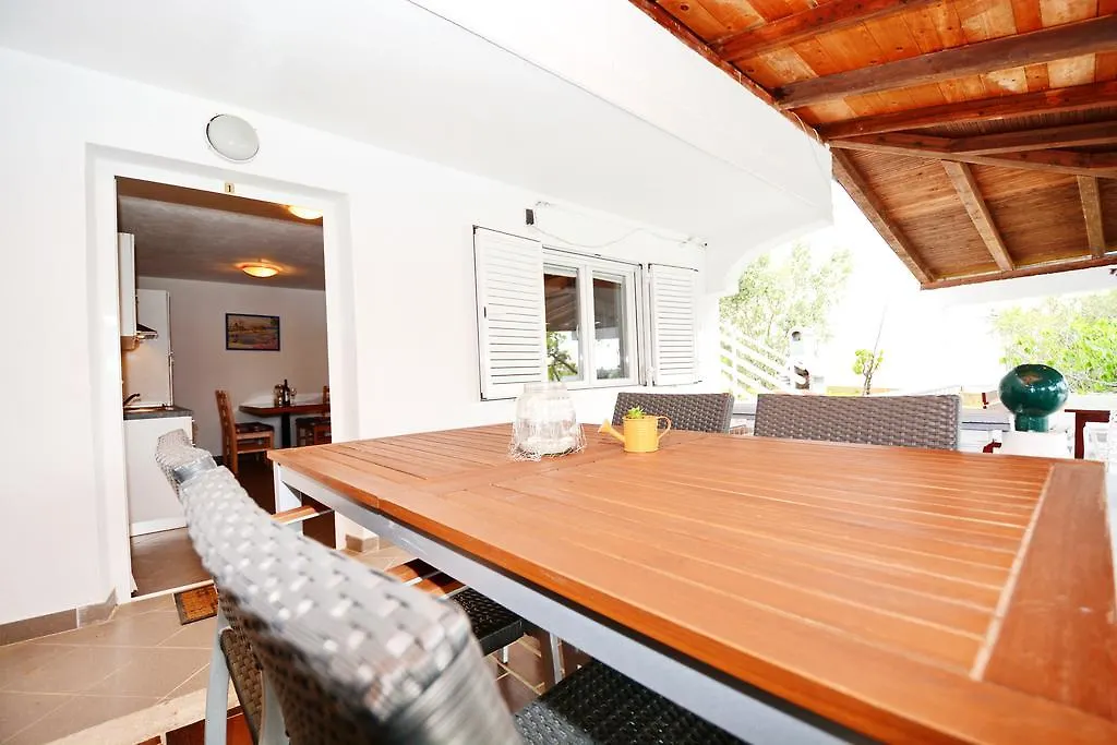 Apartments Katarina Veli Rat