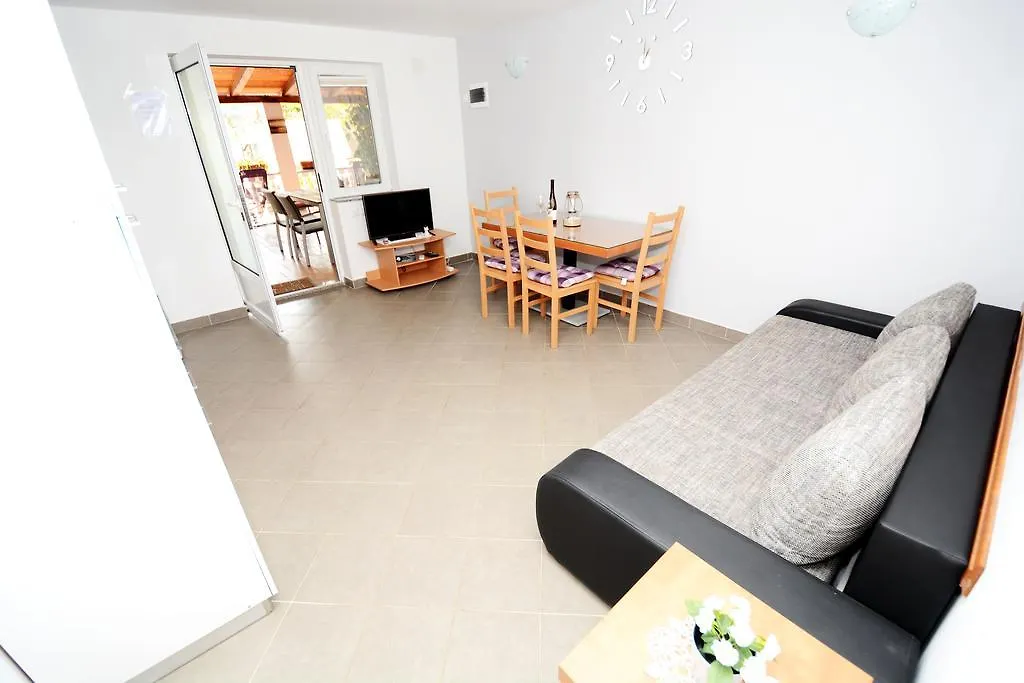 Apartments Katarina Veli Rat 0*,  Croatia