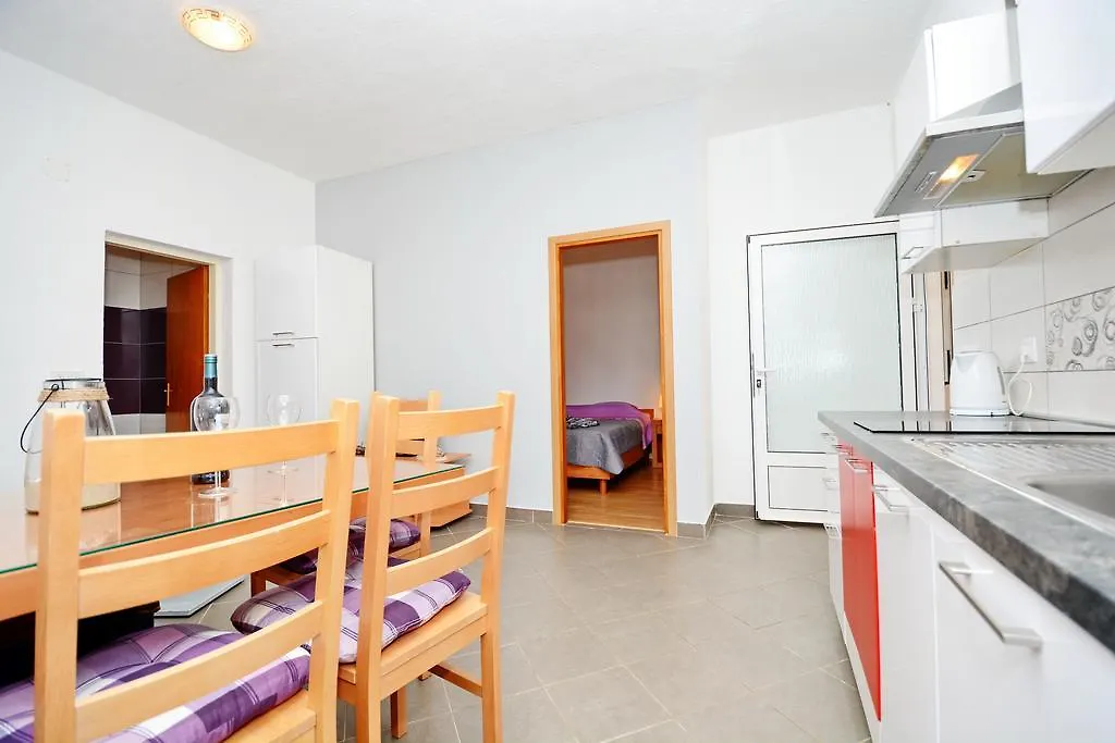 Apartments Katarina Veli Rat 0*,  Croatia