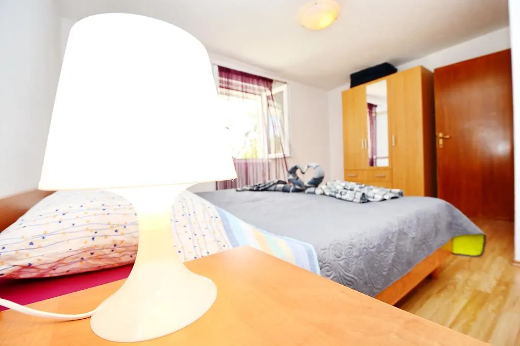 Apartments Katarina Veli Rat Chorvatsko