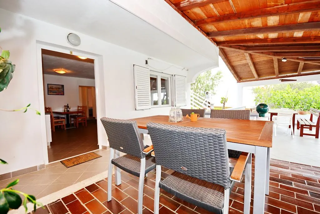 Apartments Katarina Veli Rat